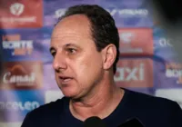 Ceni comenta interesse do Vitória em Everaldo: "Por mim, ele fica" imagem