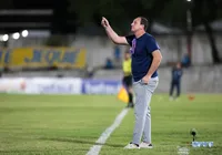 Ceni elogia garotos da base e garante ir "com o melhor" no Ba-Vi imagem