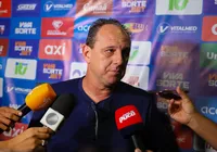 Ceni reclama de gramado da Juazeirense e diz que Bahia ainda vai reforçar o elenco imagem