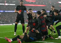 Raphinha comanda virada histórica do Barcelona na Champions League