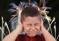 Como fogos de artifício afetam crianças com autismo imagem