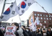 Coreia do Sul: investigadores prometem prisão do presidente destituído imagem