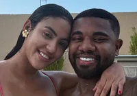 Davi Brito foge de polêmicas e comemora namoro: "Pedi mulher bonita" imagem