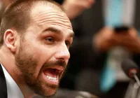 Deputado tenta manobra para salvar passaporte de Eduardo Bolsonaro imagem