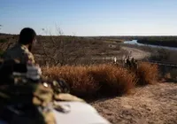 Descoberta chocante: 72 corpos em valas na fronteira com os EUA imagem
