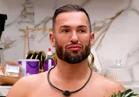 Diego Hypolito fala de amizade de Vitória Strada no BBB 25: "Não sou" imagem