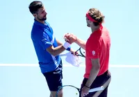 Djokovic desiste e Zverev vai enfrentar Sinner em final na Austrália