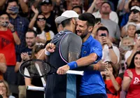 Djokovic inicia temporada em Brisbane com vitória nas duplas