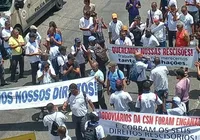 Ex-funcionários da CSN voltam a protestar em Salvador imagem