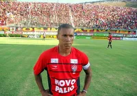 Ex-jogador do Vitória sofre AVC e está internado; entenda imagem