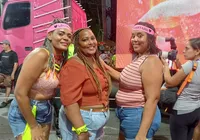 Fãs lotam concentração do Pipoco a espera de Leo Santana: "Amor" imagem