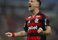 Flamengo derrota Botafogo e assume liderança do Carioca imagem