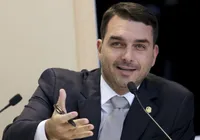 Flávio Bolsonaro detona saúde do governo Lula: "Inépcia"