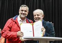 Fora da Secom, ministro aguarda Lula definir seu futuro político