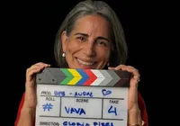Gloria Pires desembarca em Salvador para gravação imagem