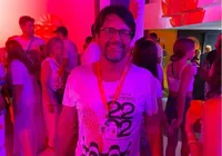 Guilherme Bellintani é flagrado curtindo a pipoca de BaianaSystem imagem