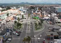 Homem morre e outro fica ferido em tiroteio dentro de bar na Bahia