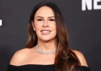 Karla Sofía Gascón manda indireta para brasileiros: “Respeito” imagem