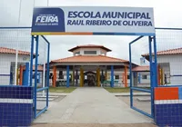 Licitação para fardamento escolar é suspensa em Feira de Santana imagem
