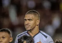 Lucas Esteves obtém liminar e deixa o Vitória rumo ao Grêmio imagem
