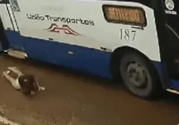 Mãe e filha são arrastadas por ônibus em Mato Grosso; veja vídeo