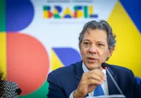 Haddad sobe o tom e diz que saída para IOF é ir ao STF
