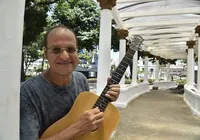 Paquito apresenta o show Voltei a cantar na Sala do Coro do TCA