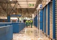 Prefeitura de Camaçari promove 'faxinaço' na feira