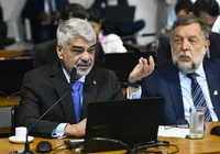 Presidente do PT defende fim da federação com PCdoB e PV imagem