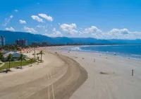 Professora de natação morre afogada em praia de SP imagem