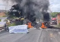 Protesto bloqueia BR-101 em Ibirapitanga após três homicídios