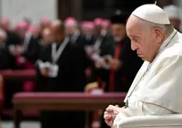 "Rezem por mim", diz Papa Francisco, que luta contra dupla pneumonia