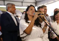 Rowenna comemora entrega de 417 ônibus escolares na Bahia: “Dia histórico”