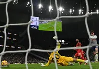 Salah brilha e Liverpool atropela Tottenham; United perde em casa