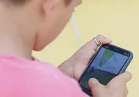 Adolescente de 13 anos mata avó e fere avô após ter celular confiscado imagem