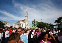 Senhor do Bonfim: fiéis fazem agradecimentos em procissão