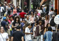 Serasa: maioria deve gastar até R$ 4 mil em despesas de início de ano imagem