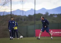 Tático e finalizações: Rogério Ceni comanda treino em Girona