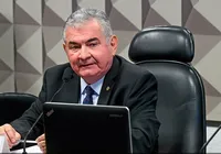 “Tem gente querendo me passar a rasteira”, diz Angelo Coronel imagem
