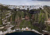 Terremotos provocam fuga em massa da ilha grega de Santorini imagem