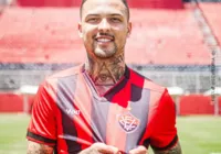 Ex-Corinthians é anunciado como novo reforço do Vitória