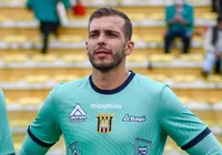 Torcida do Bahia invade rede social de goleiro após jogo da Liberta imagem