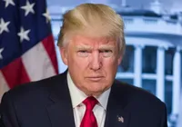 Trump corta ajuda à África do Sul após disputa sobre terras e Israel imagem