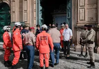 Comandante-geral dos Bombeiros detalha operação de resgate às vítimas da Igreja imagem