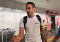 VÍDEO: Ronaldo desembarca em Salvador para assinar contrato com Bahia