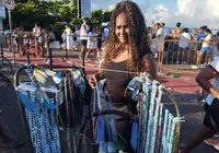 Saiba quem mais compra guias na Festa de Iemanjá imagem