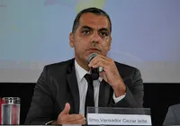 Vereador de Salvador defende Claudia Leitte e ataca MP após audiência imagem