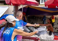 Vereador distribui 2 mil kits de café da manhã a ambulantes imagem