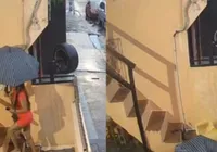 Vídeo: Mulher morre após cair de escada no dia do próprio aniversário imagem