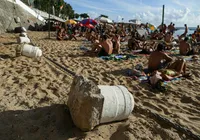 Vídeo: balaustrada do Porto da Barra desaba após homem tentar pular imagem